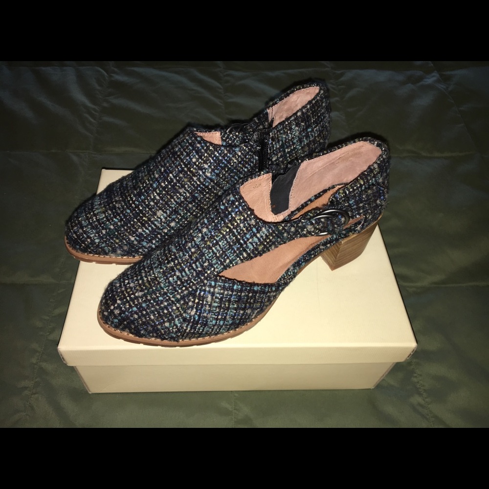 Tweed Block Heel Mules in Navy Multi - Women's Slip-On Clogs